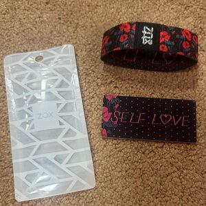 ZOX Women's Floral Bracelet - Black and Red